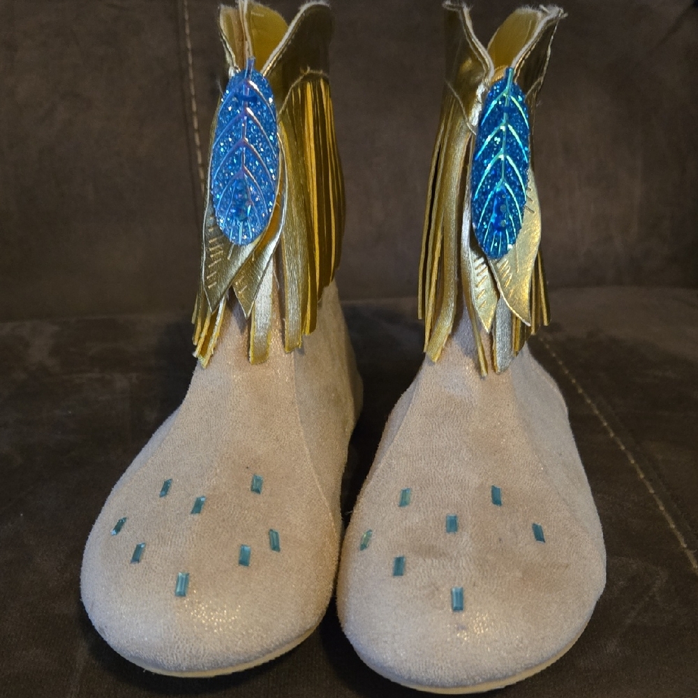 Disney Cream and Black Sole